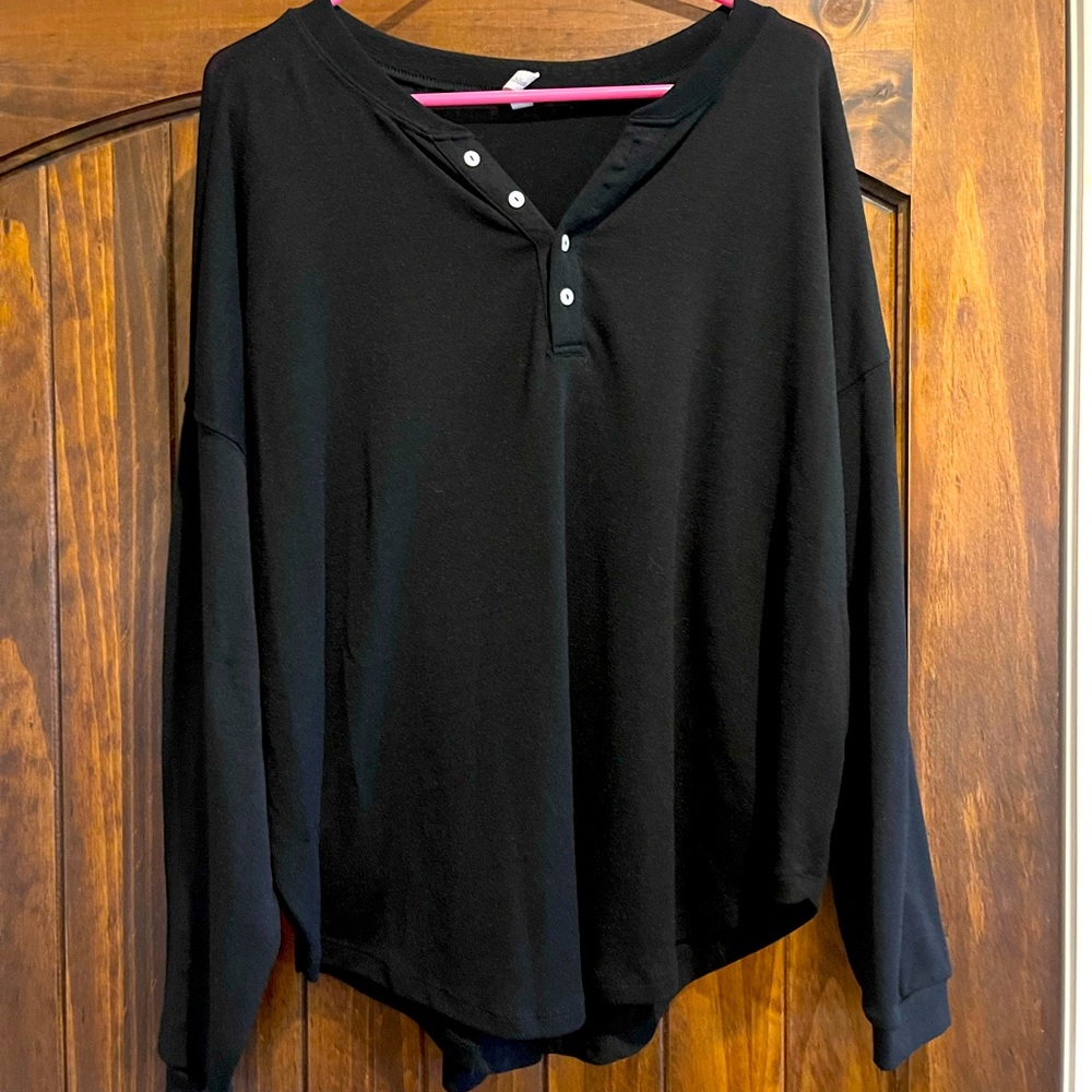 VICI black shirt